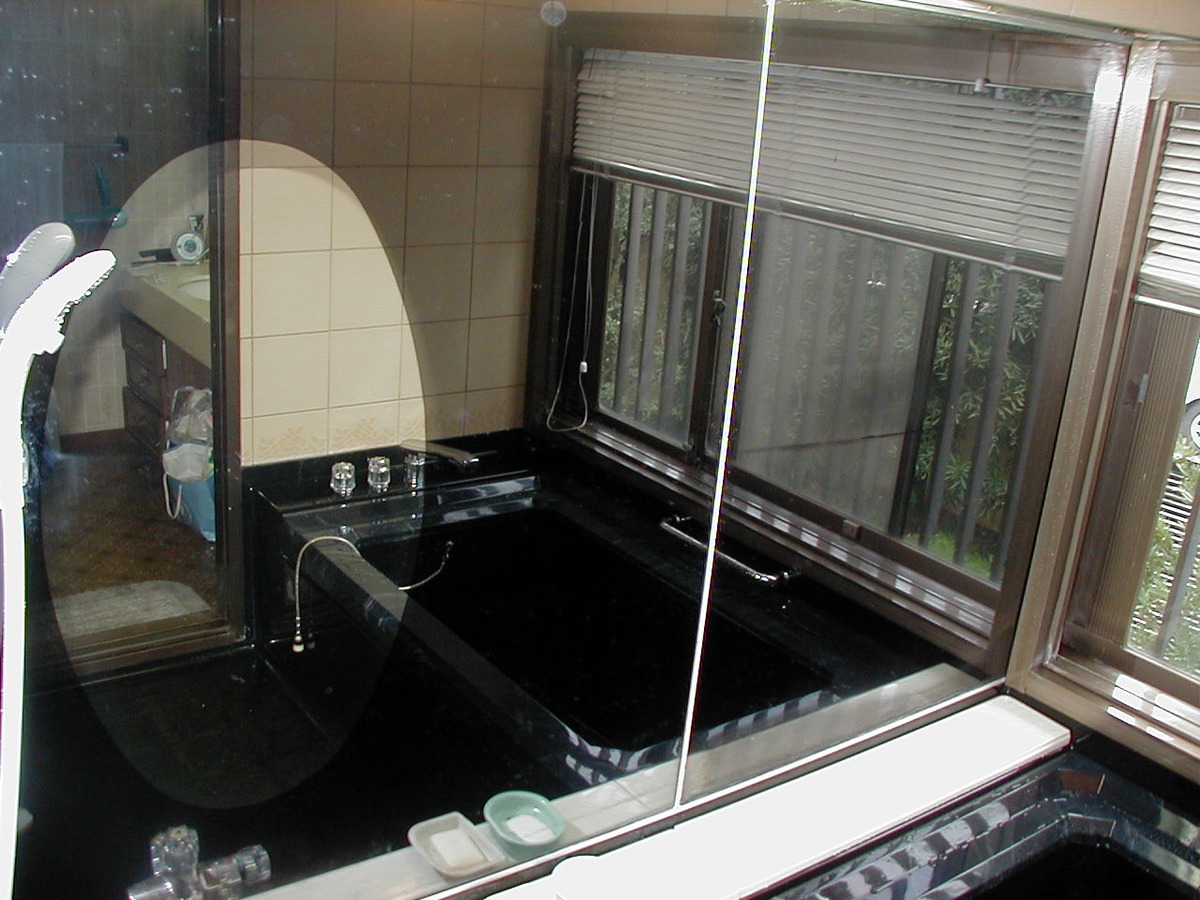 浴室ガラス　リフレッシュ復元特殊清掃